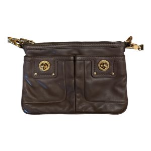 Marc_Jacobs_Turn_Lock_Crossbody_Handbag_Front_Close