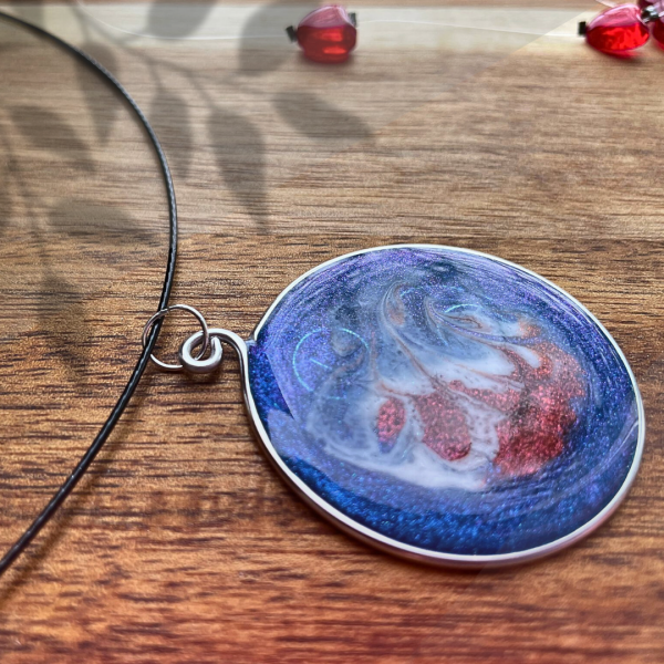 Resin Pendant Blue/White/Red